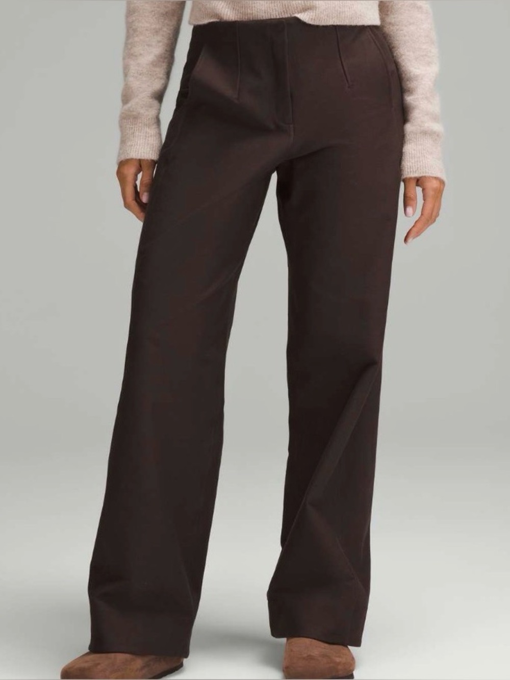 Lululemon Utilitech Relaxed-Fit Mid-Rise Trouser
Espresso
